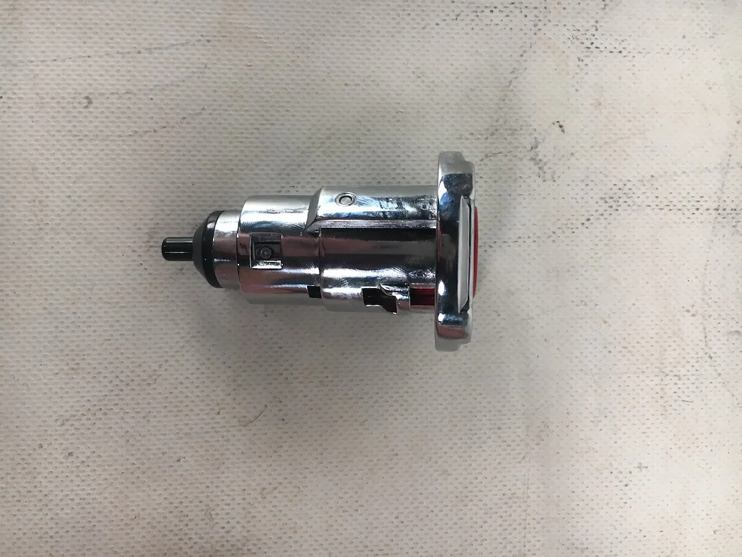 7748-95 – WEATHERGUARD Tool Box Lock, Used With Cross And Saddle Boxes Replacement Lock With 2 Keys  - view 2